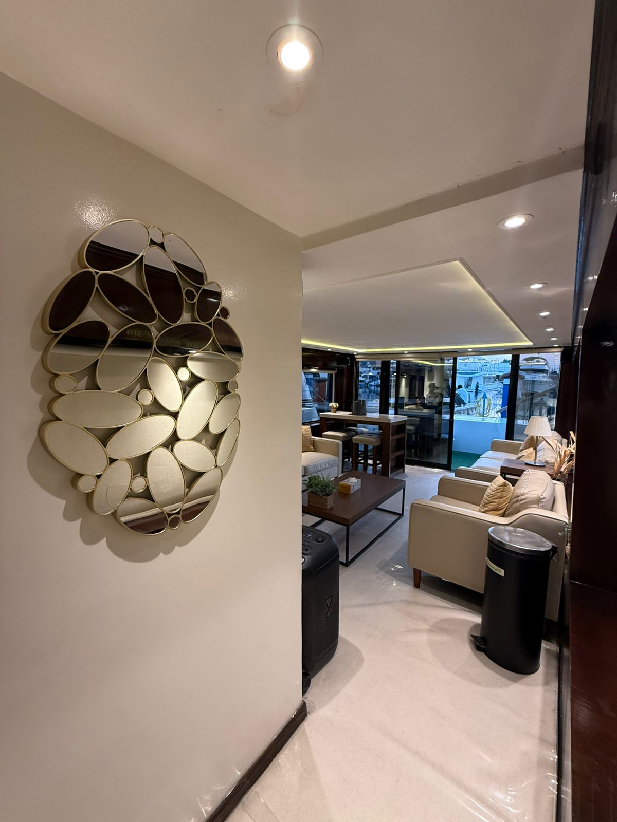 Interior 4