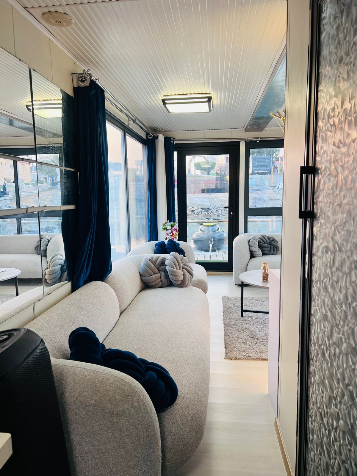 royal3-interior