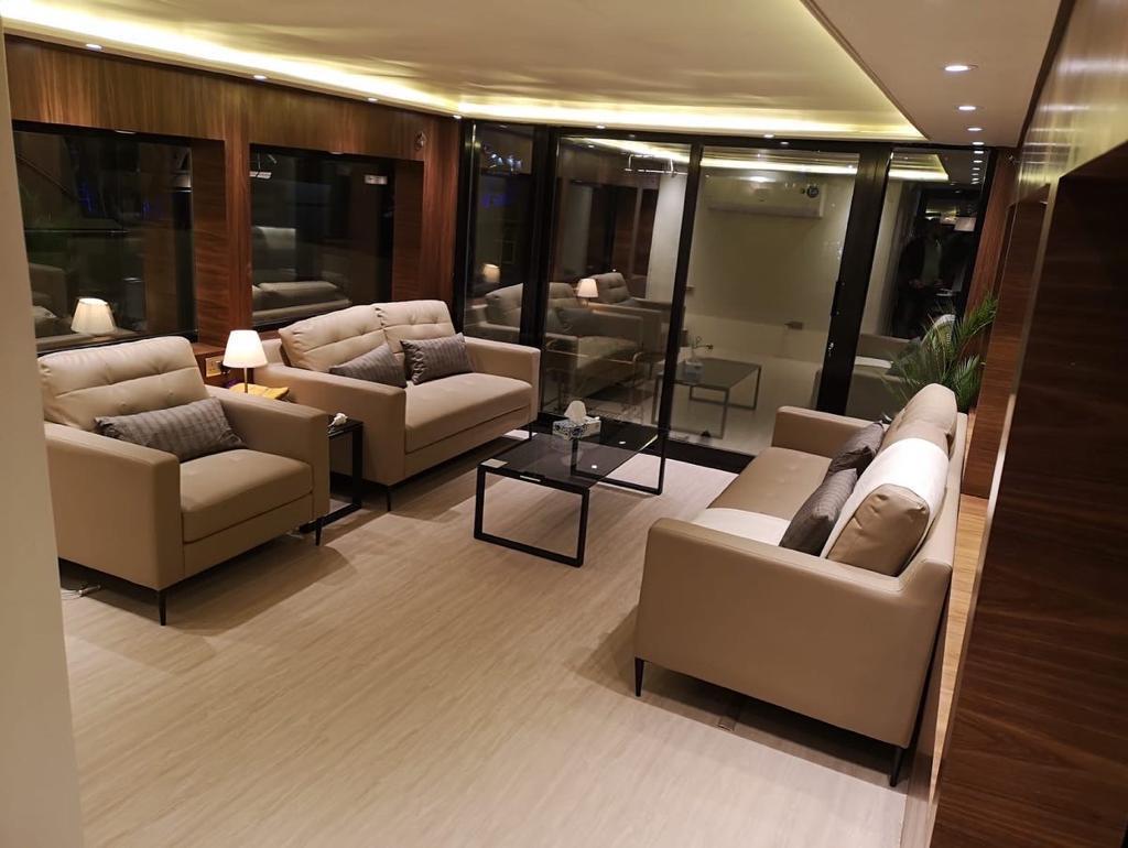 Royal 4 Interior 2